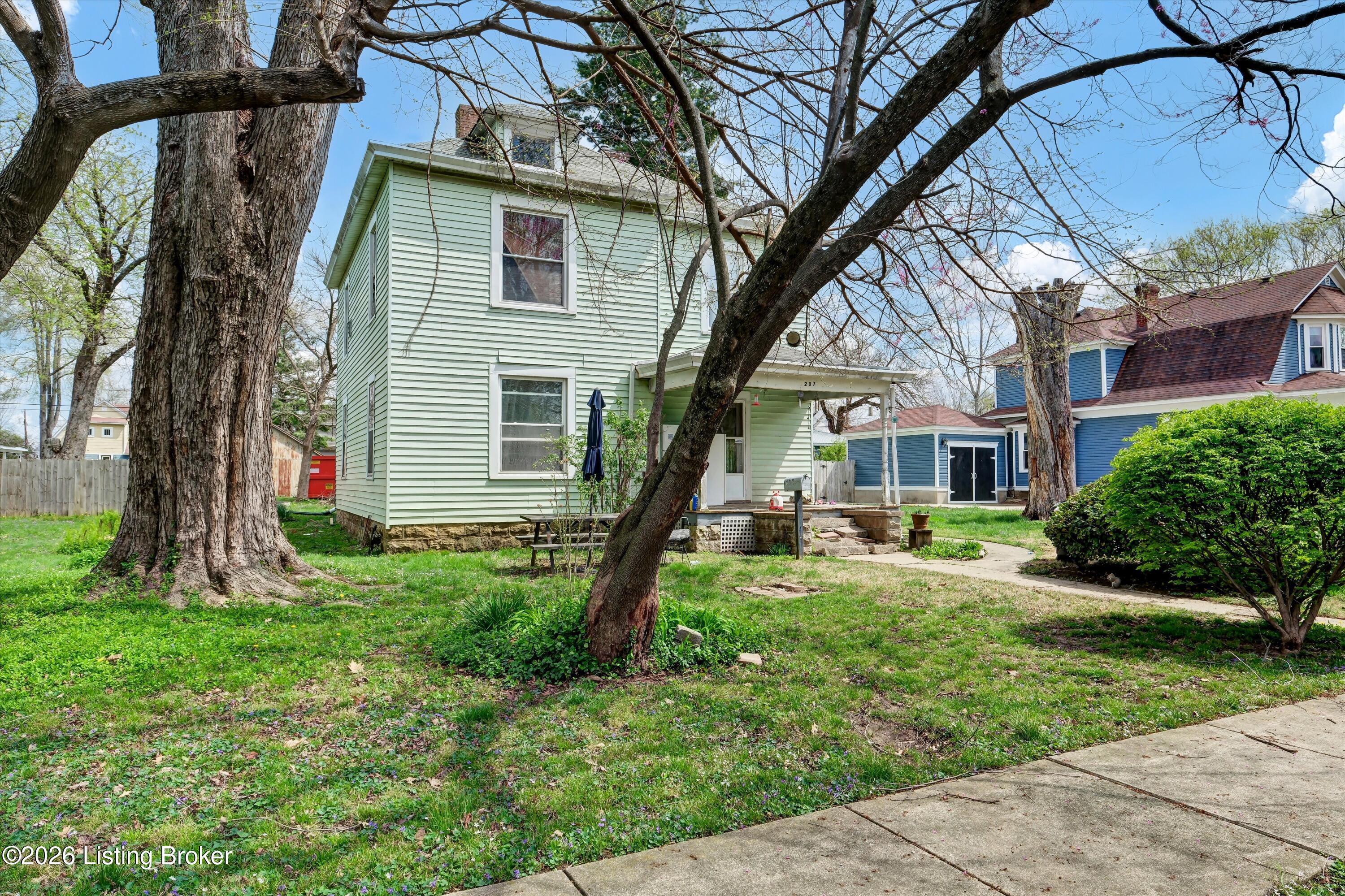 207 Birch St
