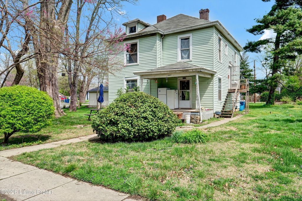 Photo of 207 Birch St, La Grange, KY 40031 (MLS # 1713469)