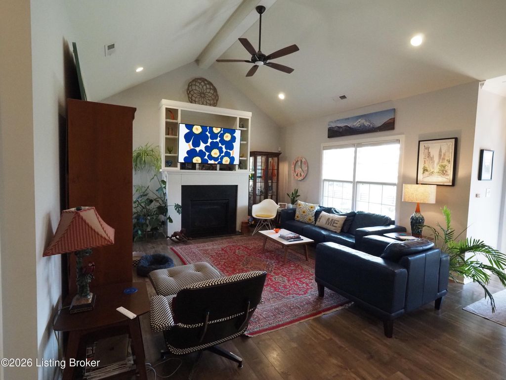 Photo of 6613 Williamsburg Ct, Crestwood, KY 40014 (MLS # 1711604)