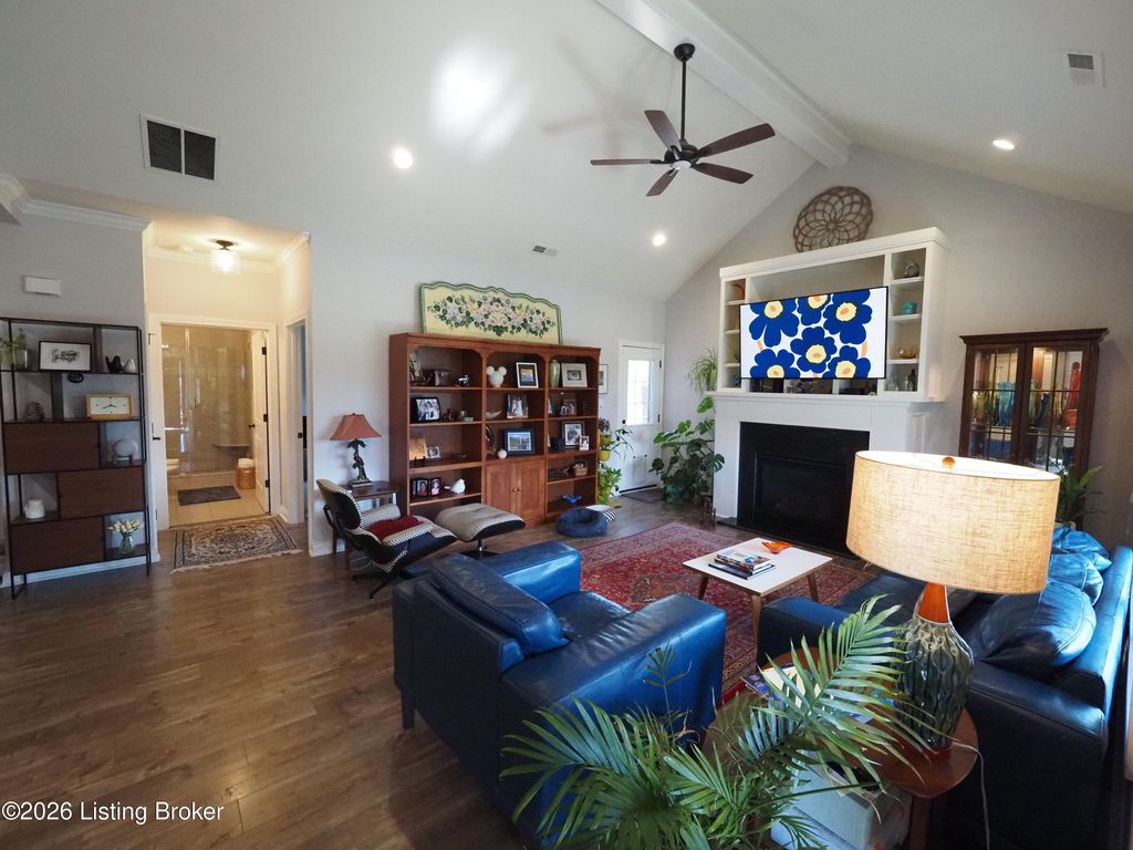 Photo of 6613 Williamsburg Ct, Crestwood, KY 40014 (MLS # 1711604)