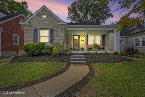 Photo of 4023 Hycliffe Ave, Louisville, KY 40207 (MLS # 1725625)
