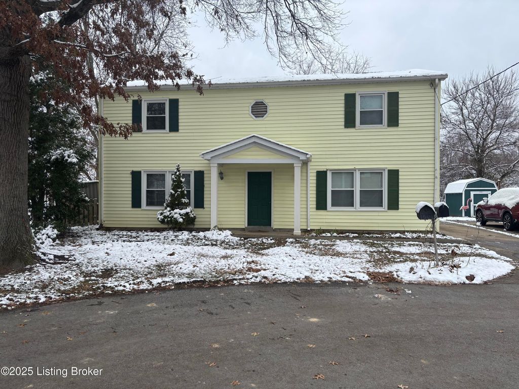 Photo of 8207 Damascus Cir #D1, Louisville, KY 40228 (MLS # 1704869)