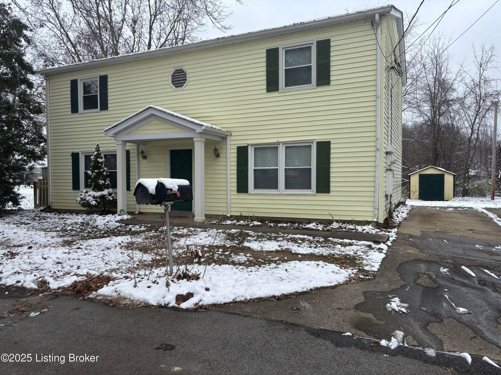 Photo of 8207 Damascus Cir #D1, Louisville, KY 40228 (MLS # 1704869)