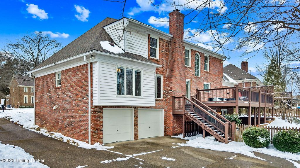 Photo of 803 Lake Forest Pkwy, Louisville, KY 40245 (MLS # 1708490)