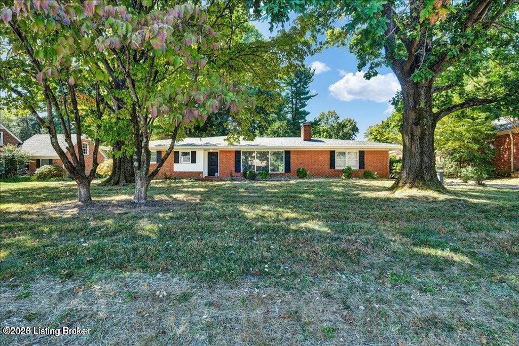 Photo of 2706 Lime Kiln Ln, Louisville, KY 40222 (MLS # 1712211)