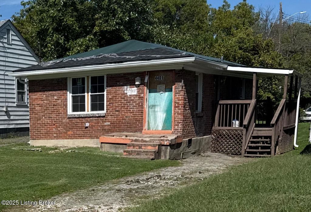 Photo of 4401 Sunset Ave, Louisville, KY 40211 (MLS # 1705034)