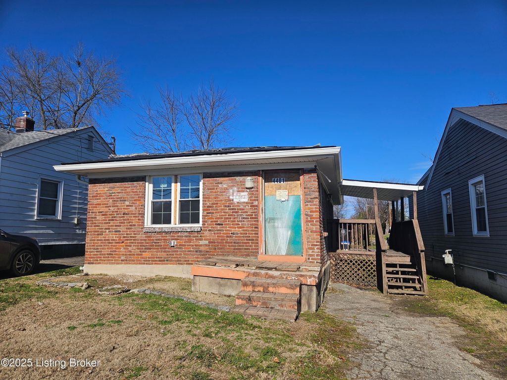 Photo of 4401 Sunset Ave, Louisville, KY 40211 (MLS # 1705034)