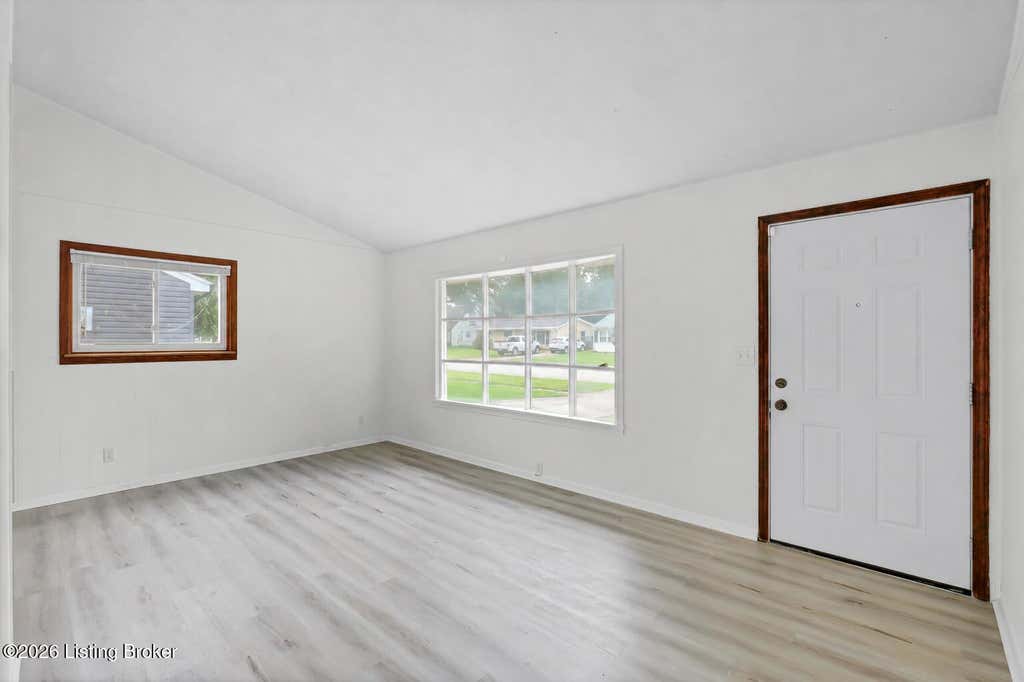 Photo of 13315 Horncastle Way, Louisville, KY 40272 (MLS # 1724172)