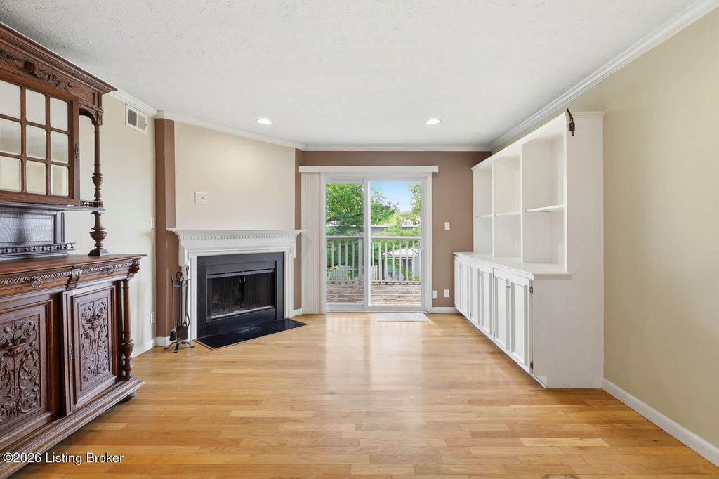 Photo of 1935 Gardiner Ln #D62, Louisville, KY 40205 (MLS # 1714441)