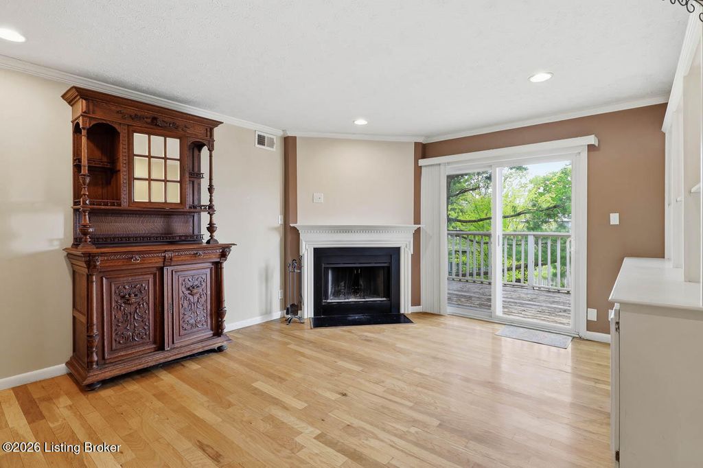 Photo of 1935 Gardiner Ln #D62, Louisville, KY 40205 (MLS # 1714441)