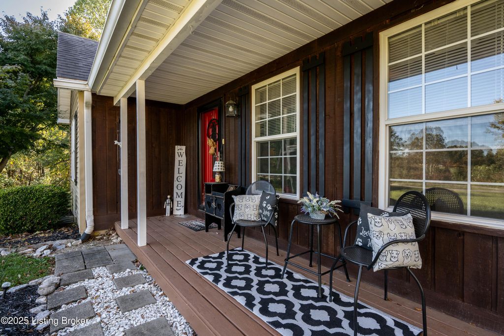 Photo of 19 Lexis Ct, Bedford, KY 40006 (MLS # 1703465)