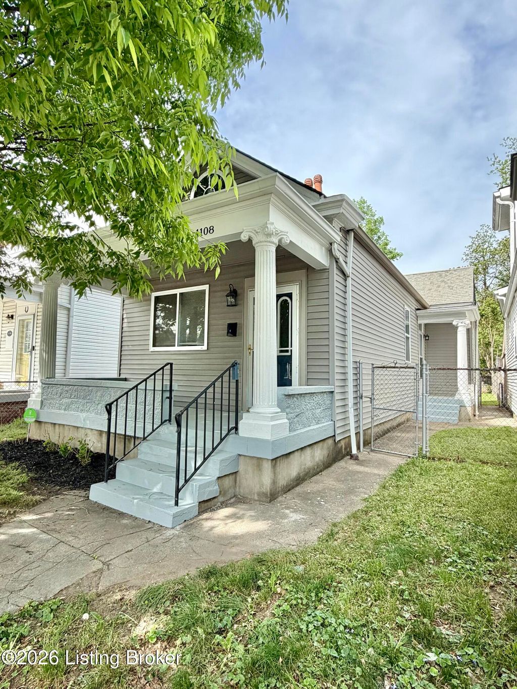 Photo of 1108 S Shelby St, Louisville, KY 40203 (MLS # 1714753)