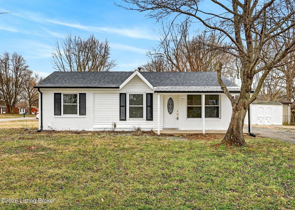 Photo of 4800 Flushing Way, Louisville, KY 40272 (MLS # 1709731)