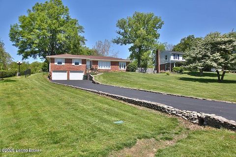 Photo of 2403 Windsor Forest Dr, Louisville, KY 40272 (MLS # 1700812) Photo of 2403 Windsor Forest Dr, Louisville, KY 40272 (MLS # 1700812)
