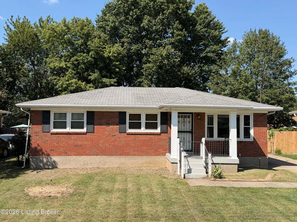 Photo of 3511 Pinecroft Dr, Louisville, KY 40219 (MLS # 1726743)