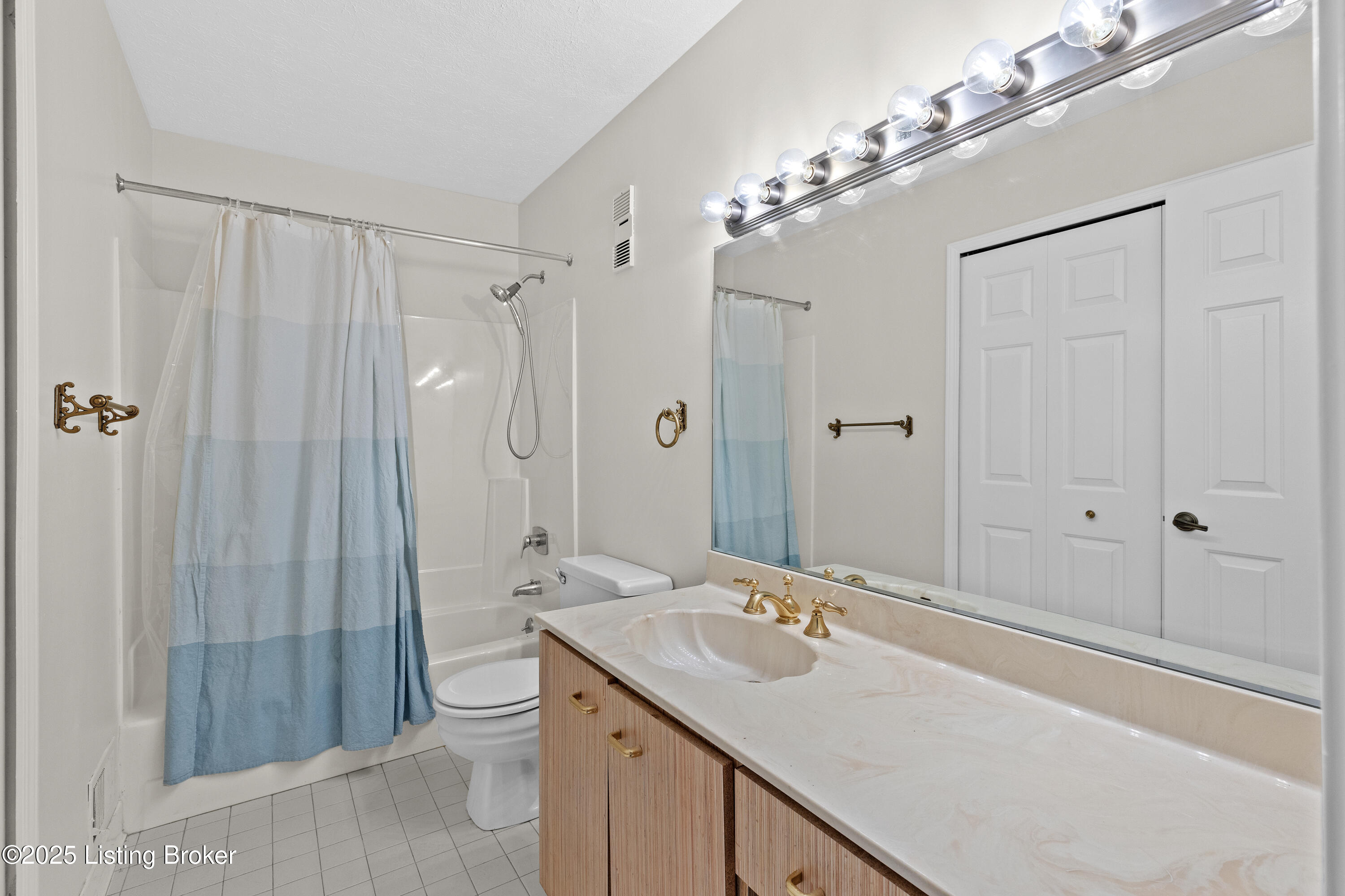 5552 Forest Lake Dr, Prospect, Kentucky image 13