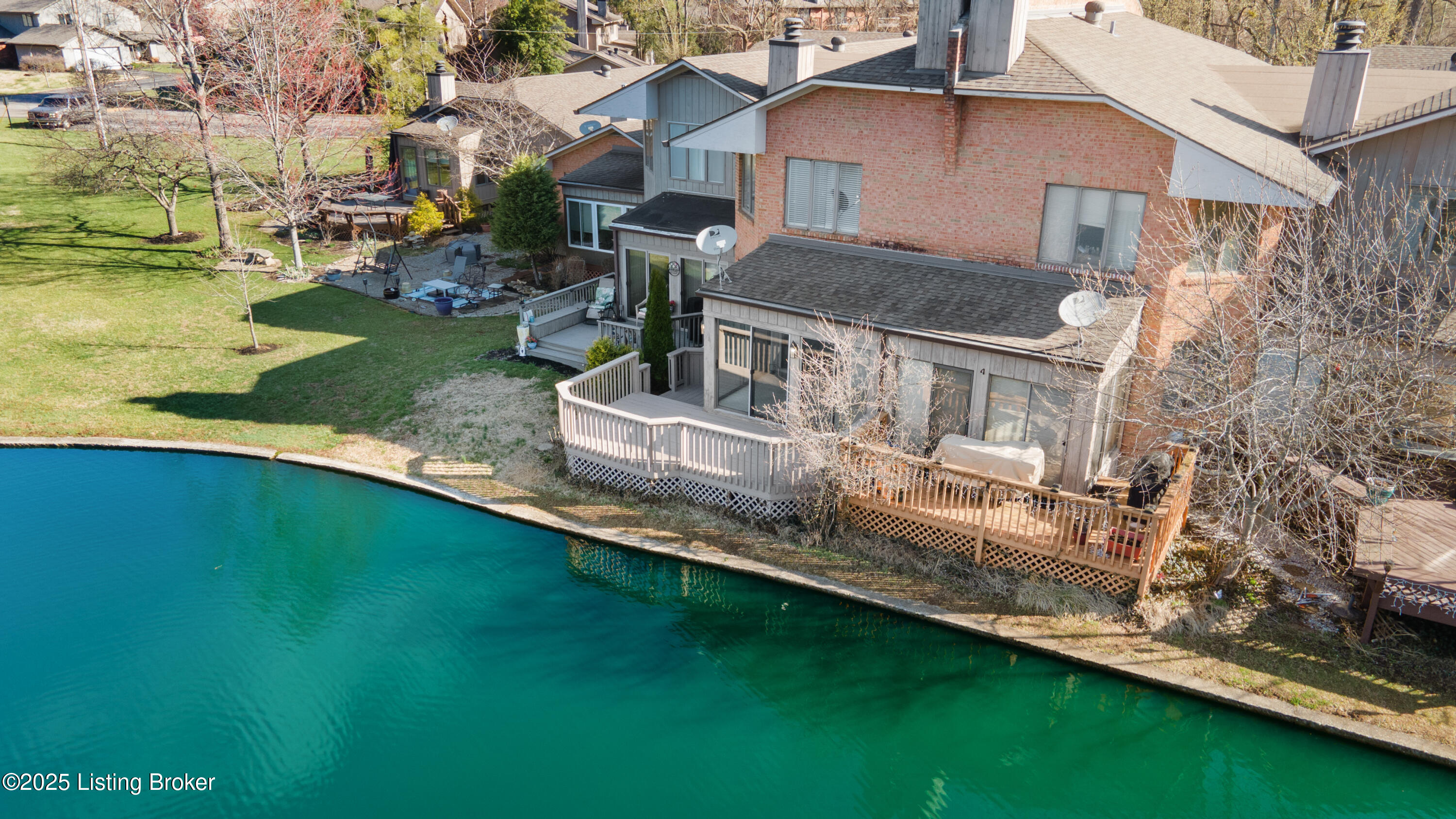 5552 Forest Lake Dr, Prospect, Kentucky image 2