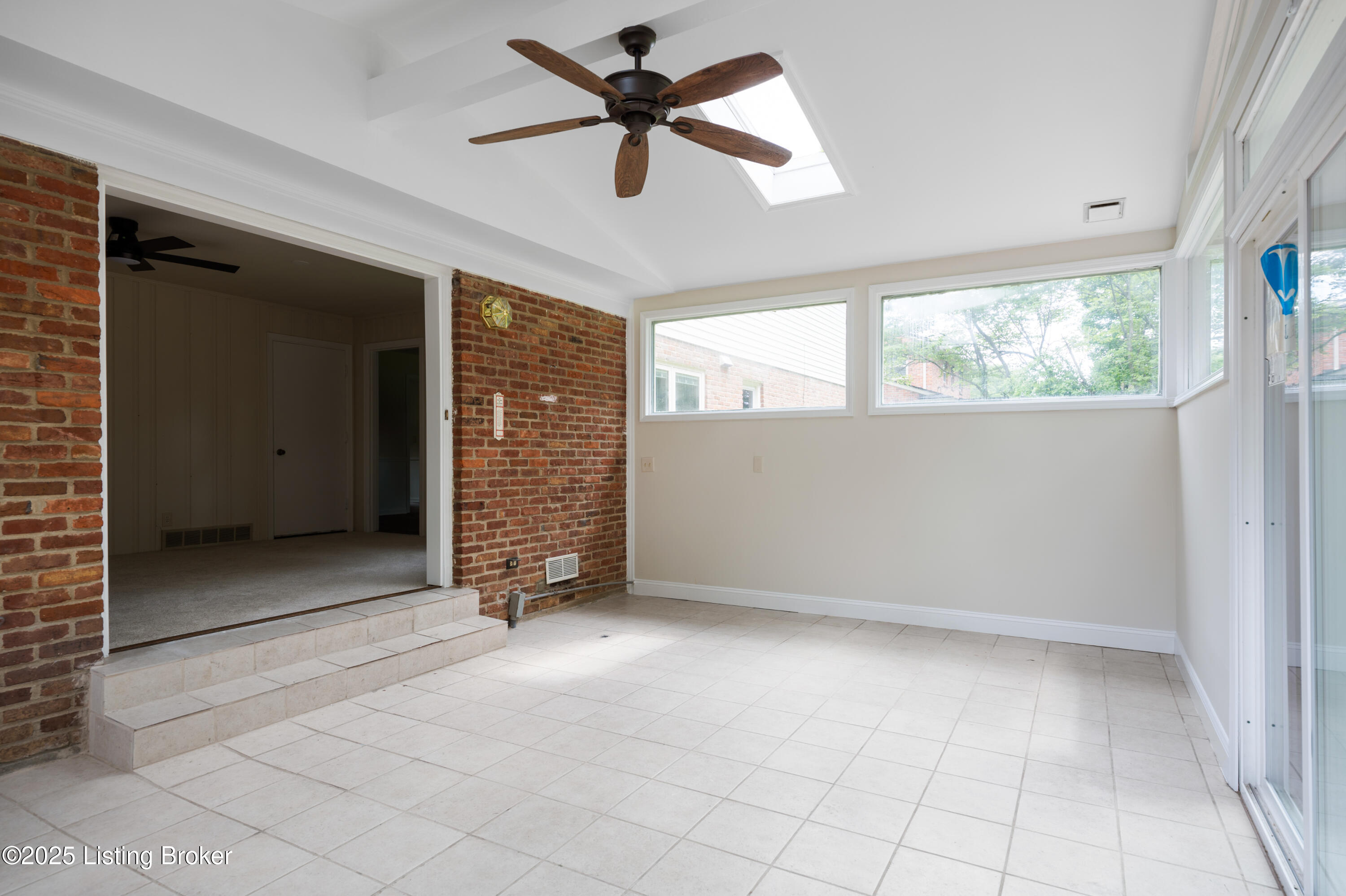 9847 Longwood Cir, Louisville, Pennsylvania image 17