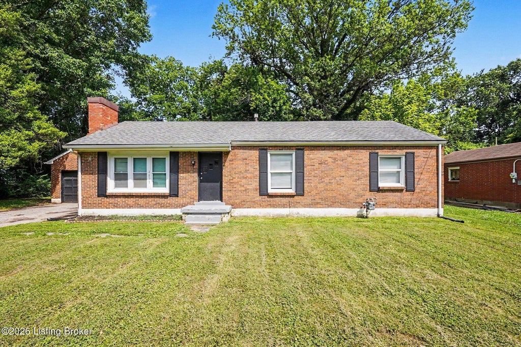 Photo of 4821 Beech Dr, Louisville, KY 40216 (MLS # 1722037)