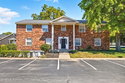 Photo of 1239 Westlynne Way #2, Louisville, KY 40222 (MLS # 1711575)