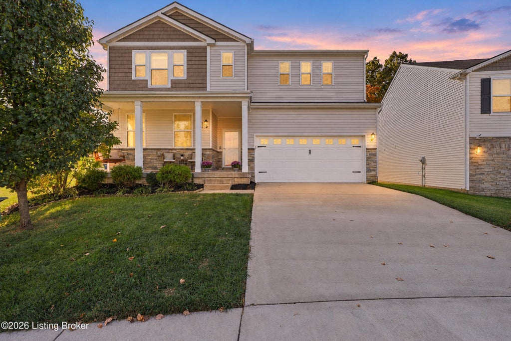 Photo of 6822 Brittany Oak Dr, Louisville, KY 40229 (MLS # 1733074)