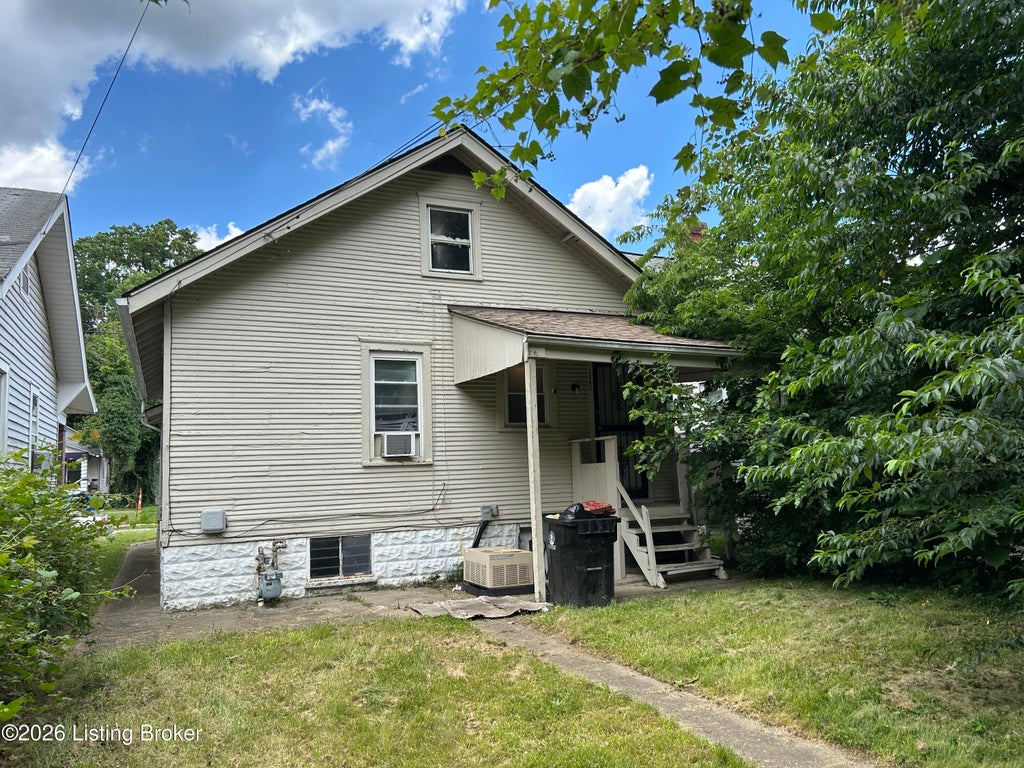 Photo of 3802 W Muhammad Ali Blvd, Louisville, KY 40212 (MLS # 1720738)