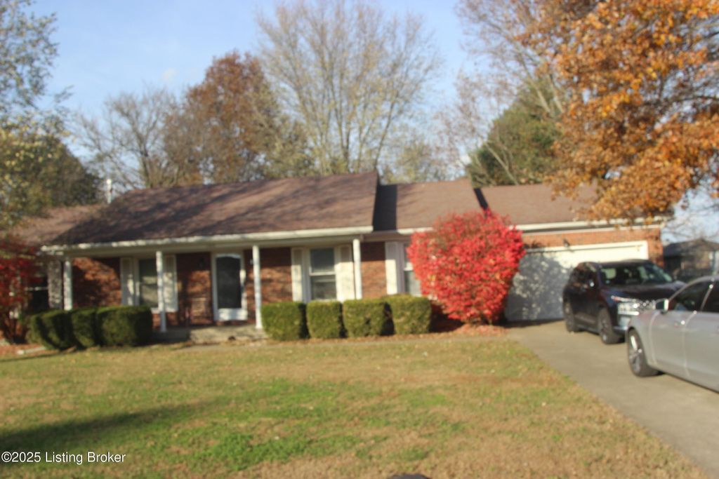 Photo of 148 Primrose Dr, Mt Washington, KY 40047 (MLS # 1703523)