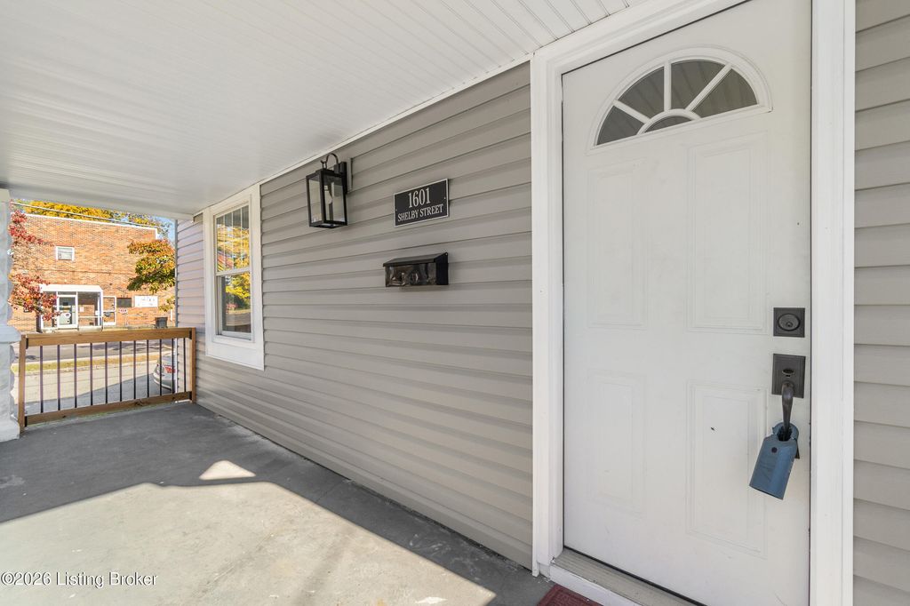 Photo of 1601 S Shelby St, Louisville, KY 40217 (MLS # 1715627)