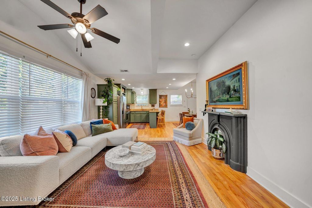 Photo of 811 Milton St, Louisville, KY 40217 (MLS # 1705133)