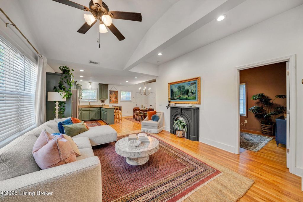 Photo of 811 Milton St, Louisville, KY 40217 (MLS # 1705133)