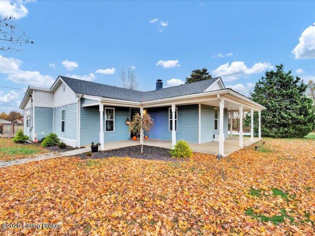 Photo of 428 Palmyra Rd, Bedford, KY 40006 (MLS # 1703442)