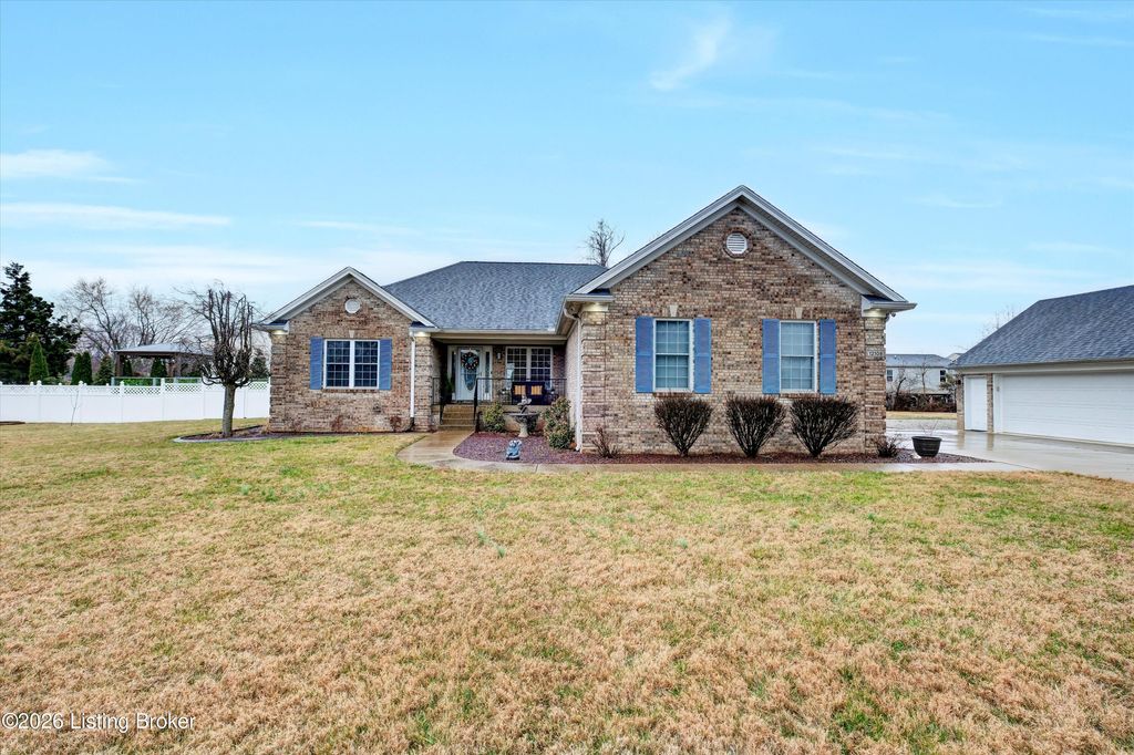 Photo of 12108 Sentimental Ln, Louisville, KY 40229 (MLS # 1710407)