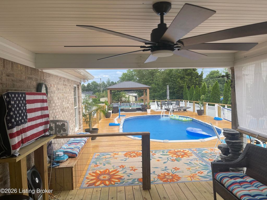 Photo of 12108 Sentimental Ln, Louisville, KY 40229 (MLS # 1710407)