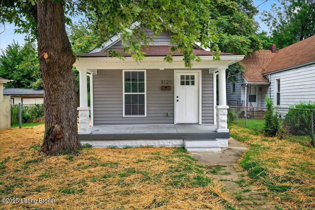 Photo of 3121 W Magnolia Ave, Louisville, KY 40211 (MLS # 1712458)