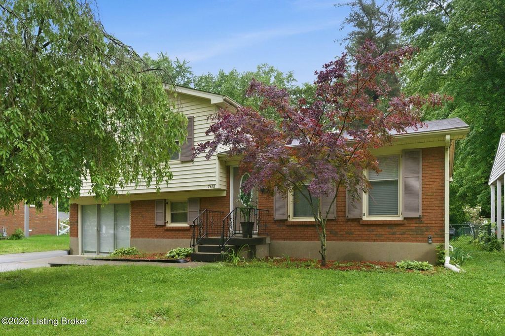 Photo of 7618 Greenfield Ave, Louisville, KY 40214 (MLS # 1716182)