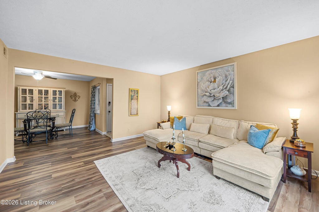 Photo of 1815 Gardiner Ln #APT J79, Louisville, KY 40205 (MLS # 1732125)