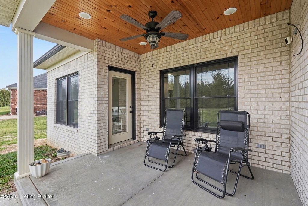 Photo of 151 Remington Dr, Bardstown, KY 40004 (MLS # 1710580)