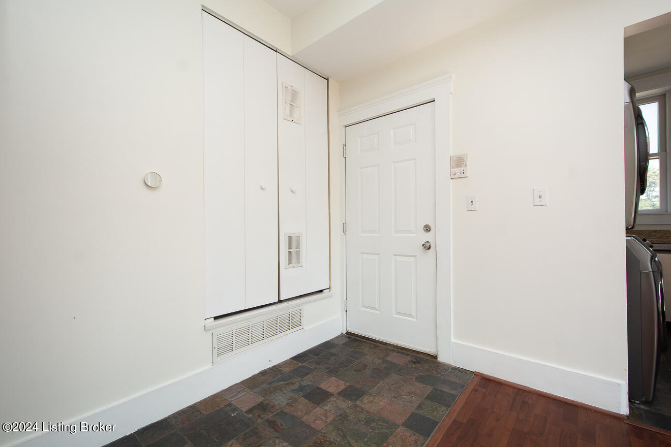 1135 S 1st St #7, Louisville, Kentucky image 5