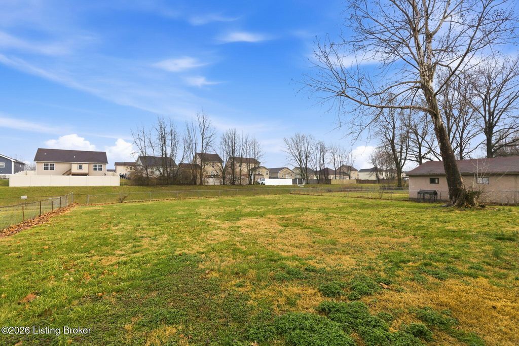 Photo of 4343 Charlotte Ann Dr, Louisville, KY 40216 (MLS # 1710877)