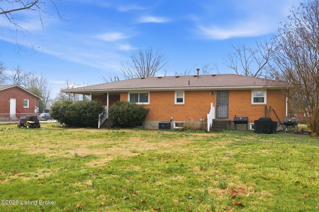 Photo of 4343 Charlotte Ann Dr, Louisville, KY 40216 (MLS # 1710877)