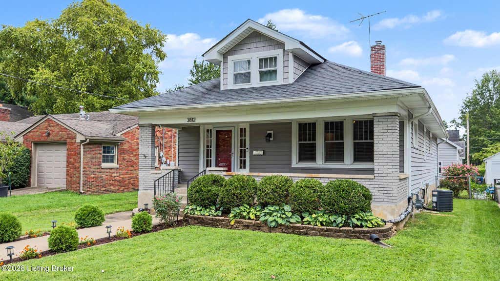 Photo of 3812 Warner Ave, Louisville, KY 40207 (MLS # 1726757)