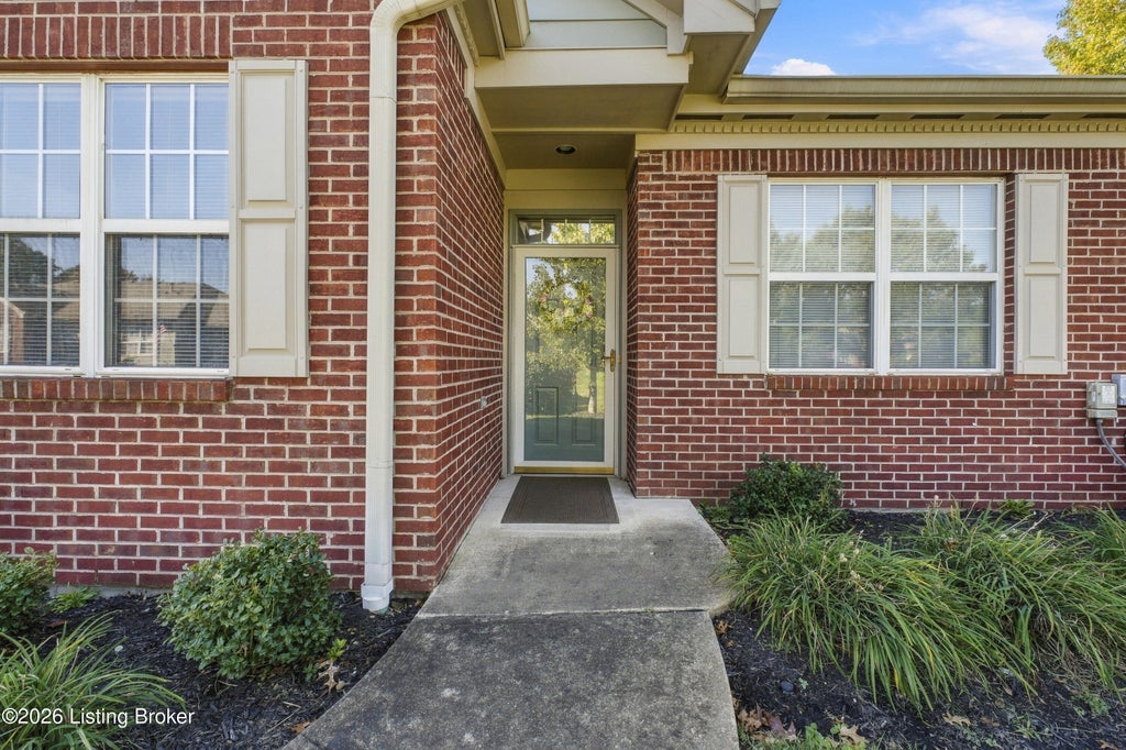 Photo of 9802 Newquay Cir, Louisville, KY 40241 (MLS # 1733004)