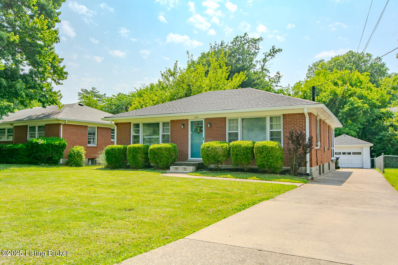 1634 Nightingale Rd, Louisville, Pennsylvania image 1