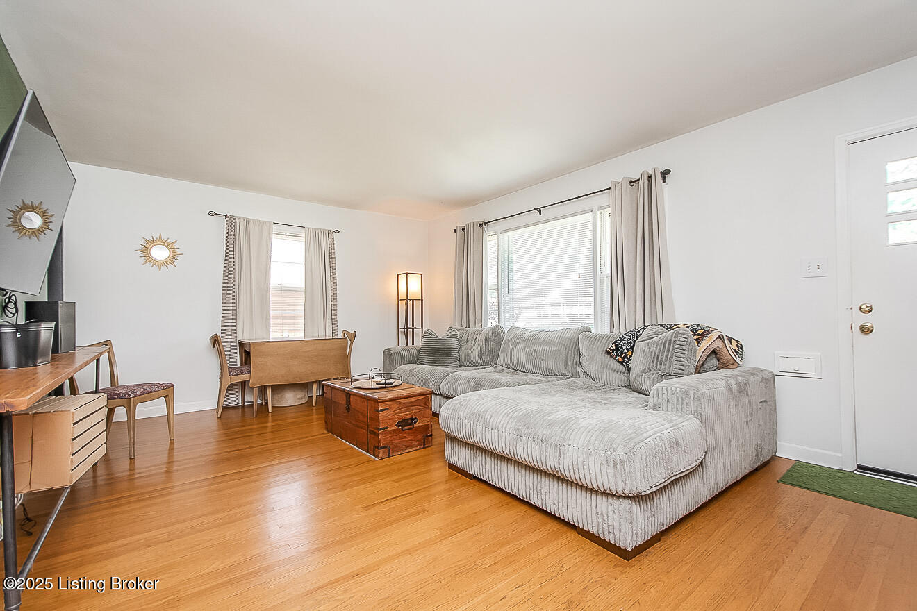 1634 Nightingale Rd, Louisville, Pennsylvania image 4
