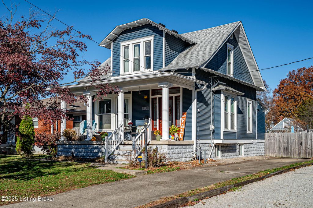 Photo of 1211 Walter Ave, Louisville, KY 40215 (MLS # 1704581)