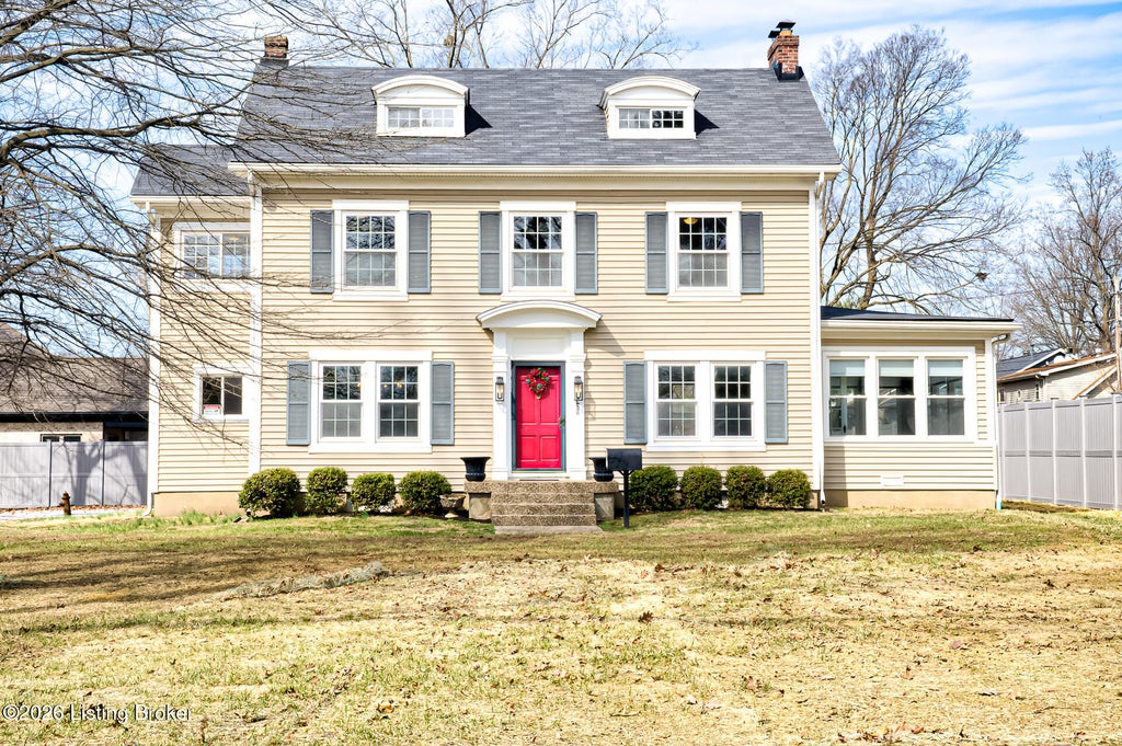 Photo of 325 Wood Rd, Lyndon, KY 40222 (MLS # 1727706)