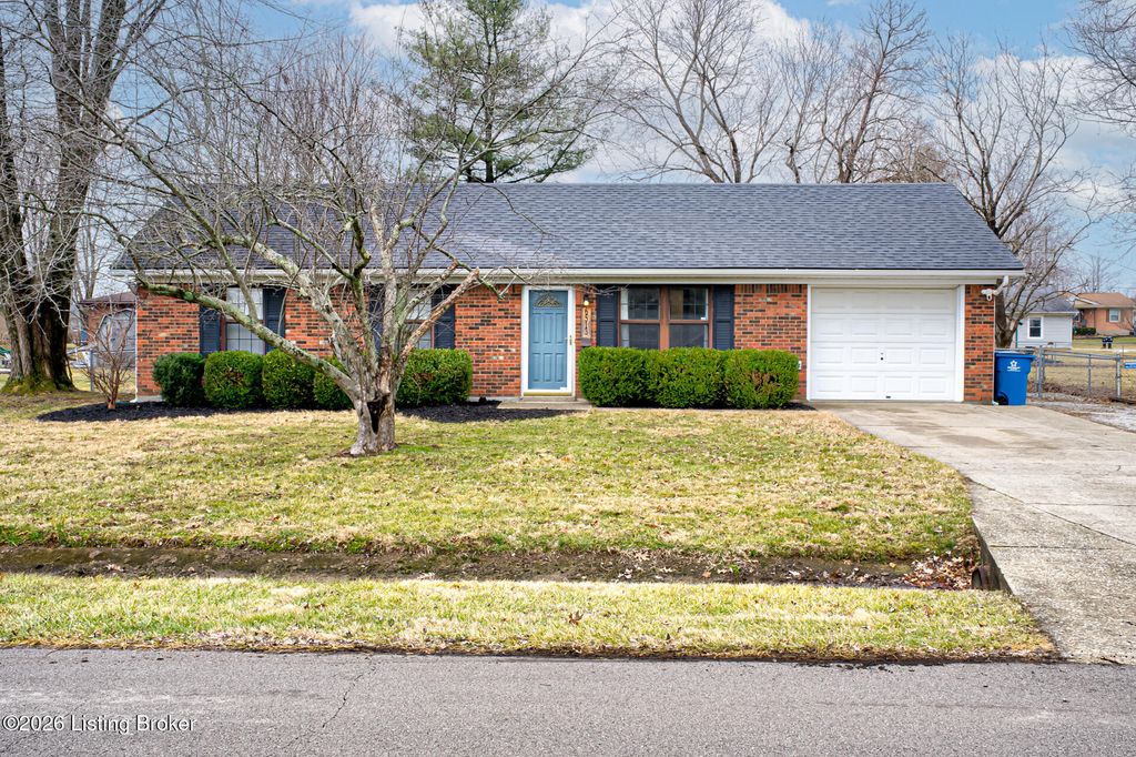 Photo of 6513 Dunnlea Dr, Pewee Valley, KY 40056 (MLS # 1710289)