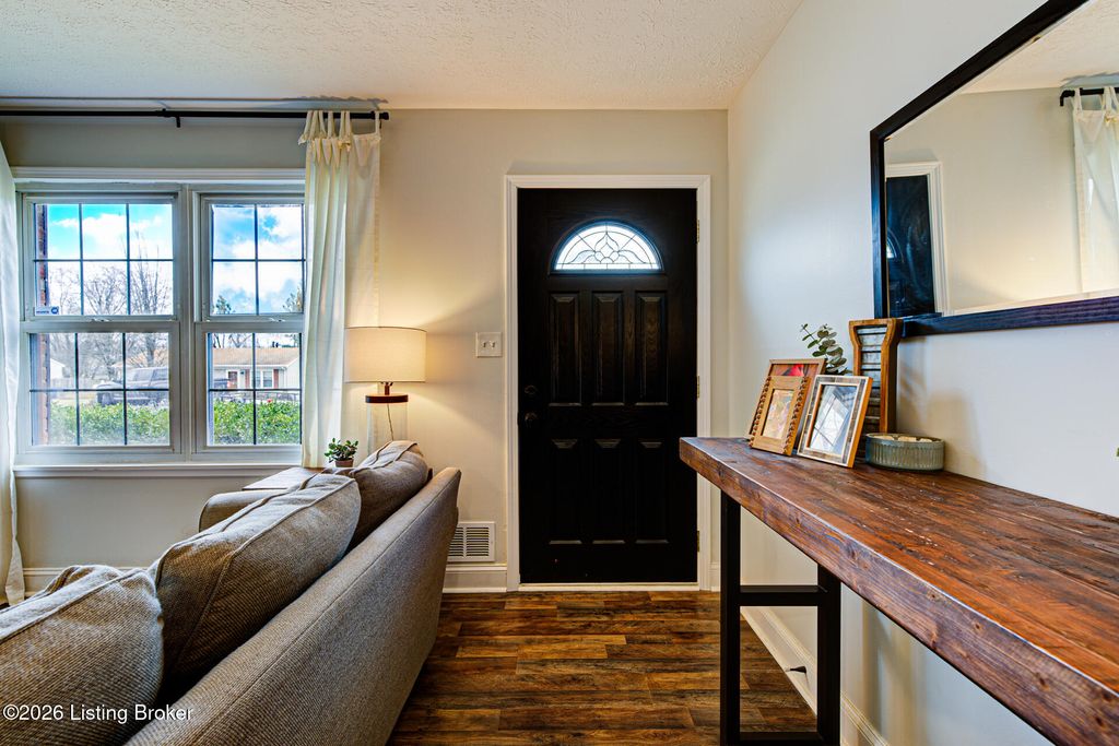 Photo of 6513 Dunnlea Dr, Pewee Valley, KY 40056 (MLS # 1710289)