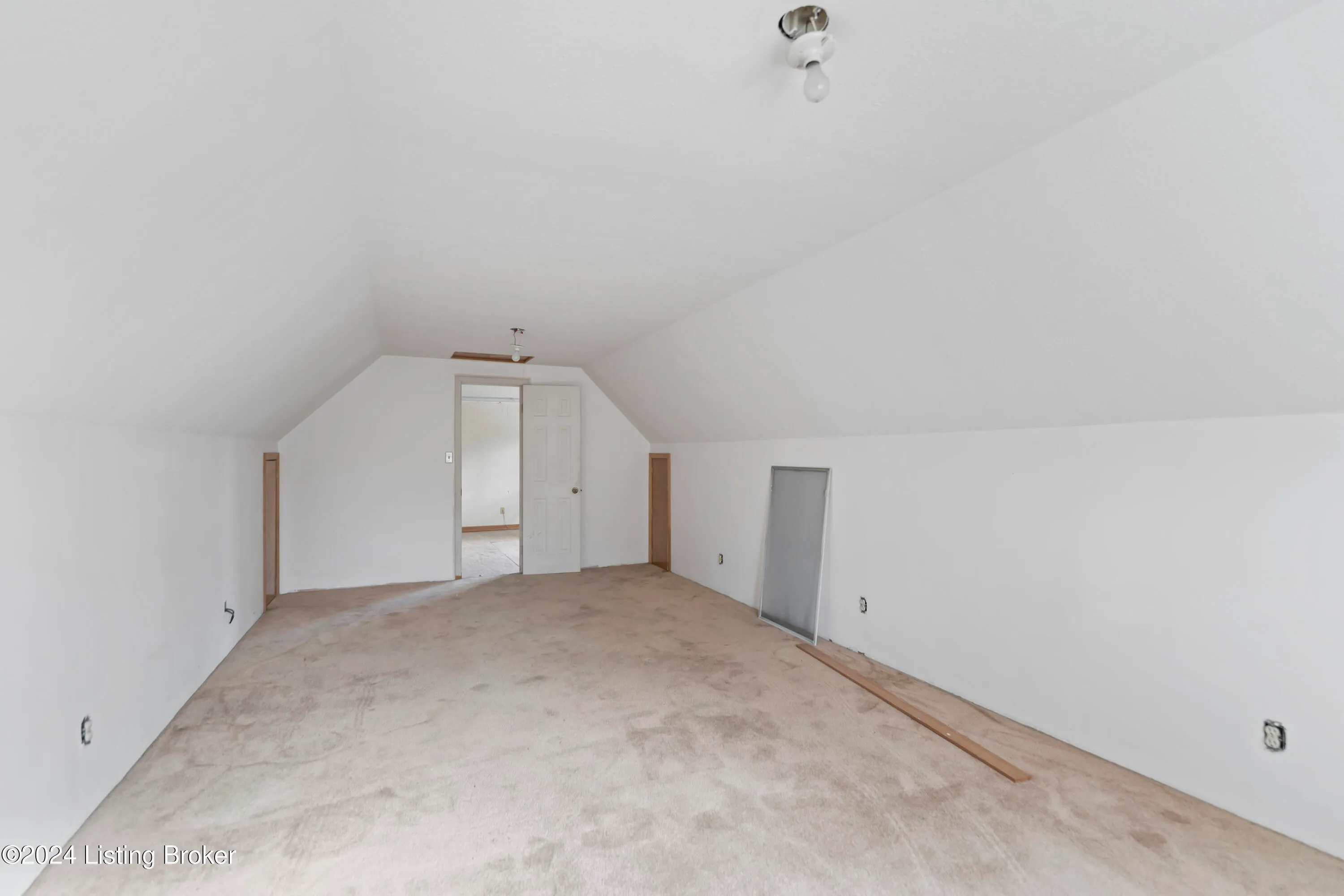 Louisville, Kentucky 40243, United States, 5 Bedrooms Bedrooms, ,3 BathroomsBathrooms,Residential,Active,146650