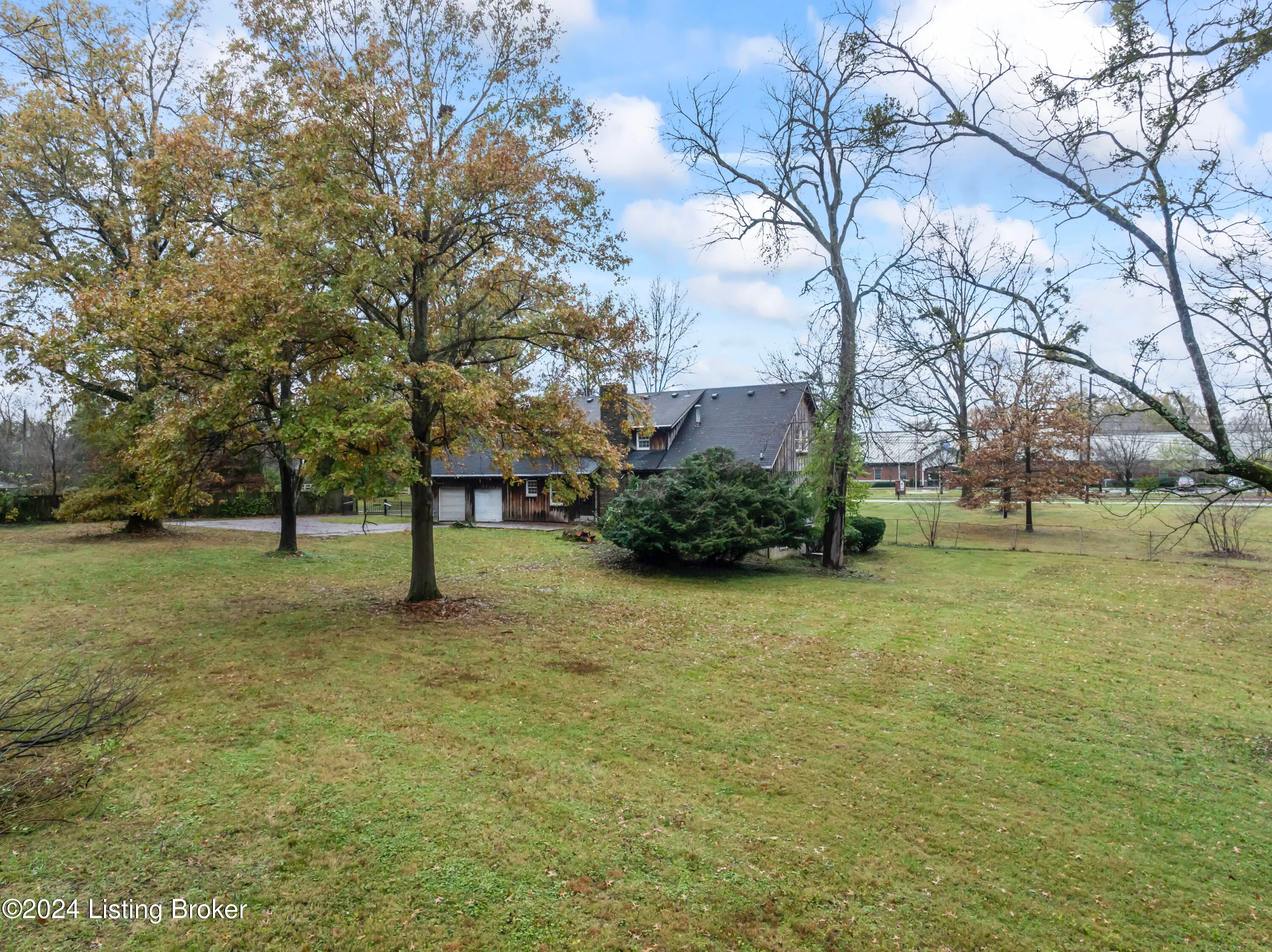 Louisville, Kentucky 40243, United States, 5 Bedrooms Bedrooms, ,3 BathroomsBathrooms,Residential,Active,146650